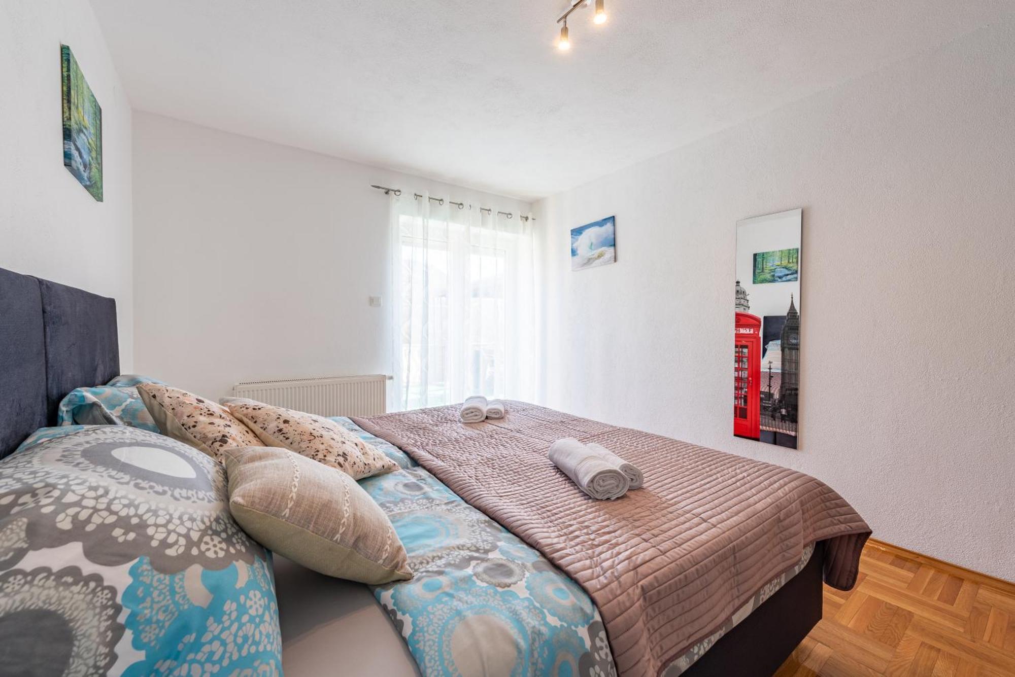 Apartman Toni Gracac  Ngoại thất bức ảnh